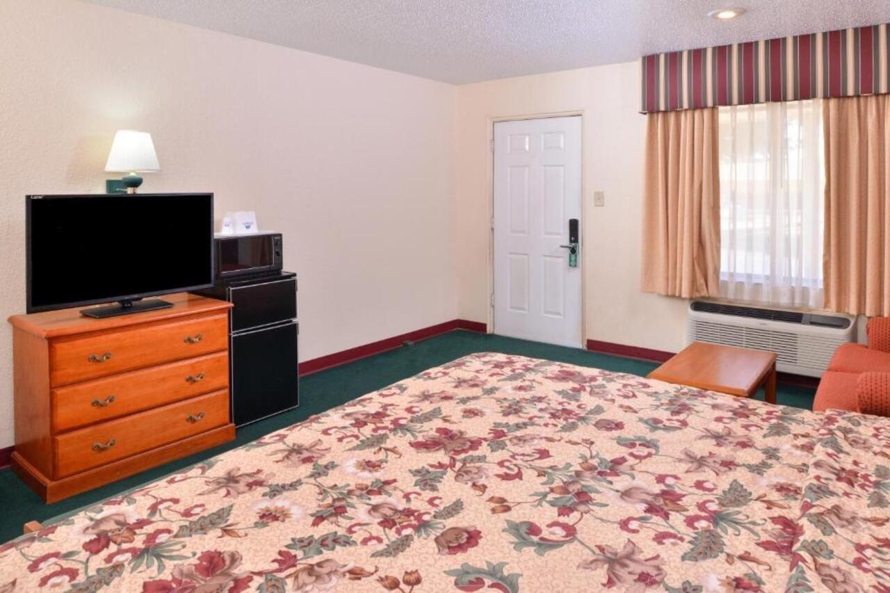 Americas Best Value Inn Lubbock East Ngoại thất bức ảnh