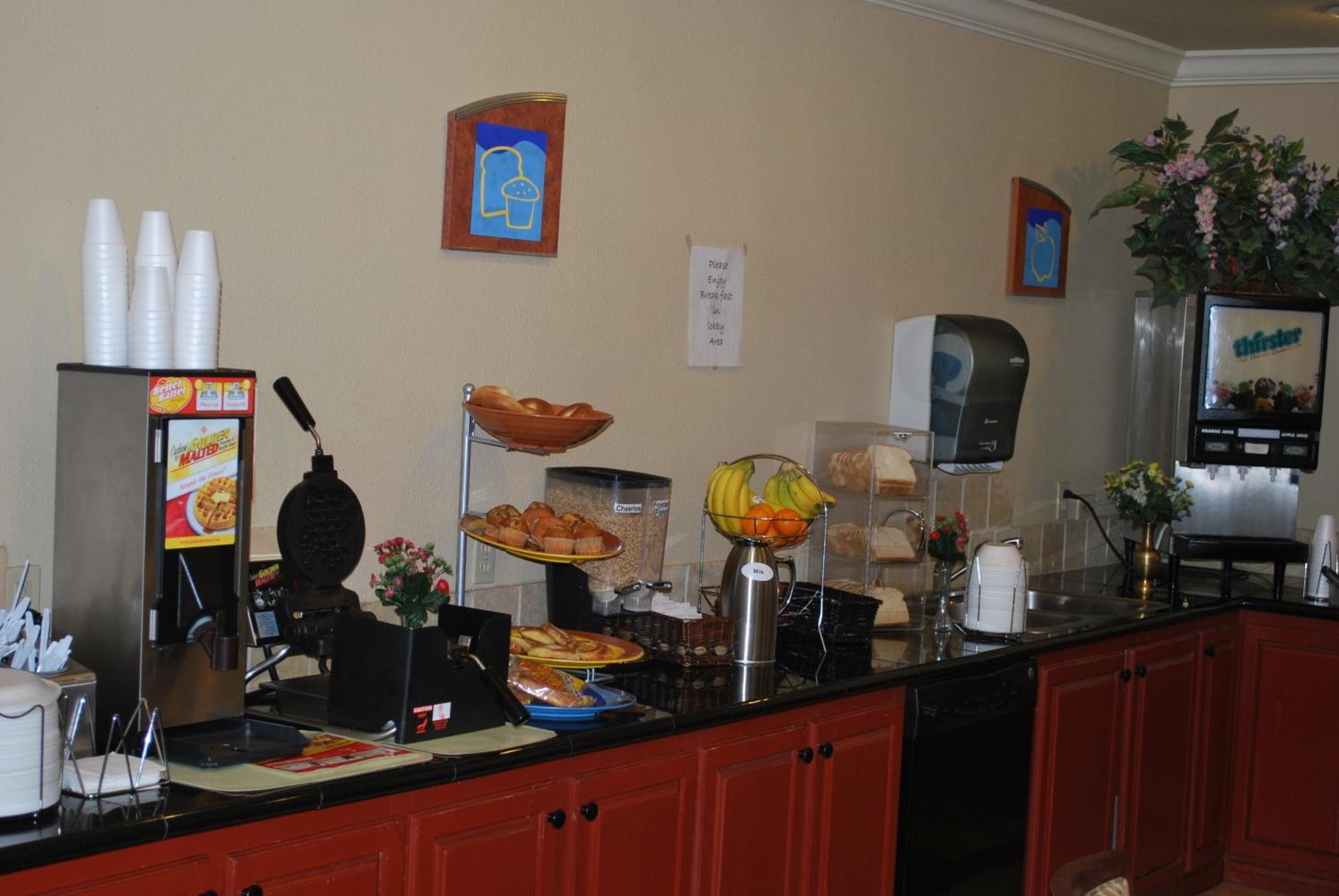 Americas Best Value Inn Lubbock East Ngoại thất bức ảnh