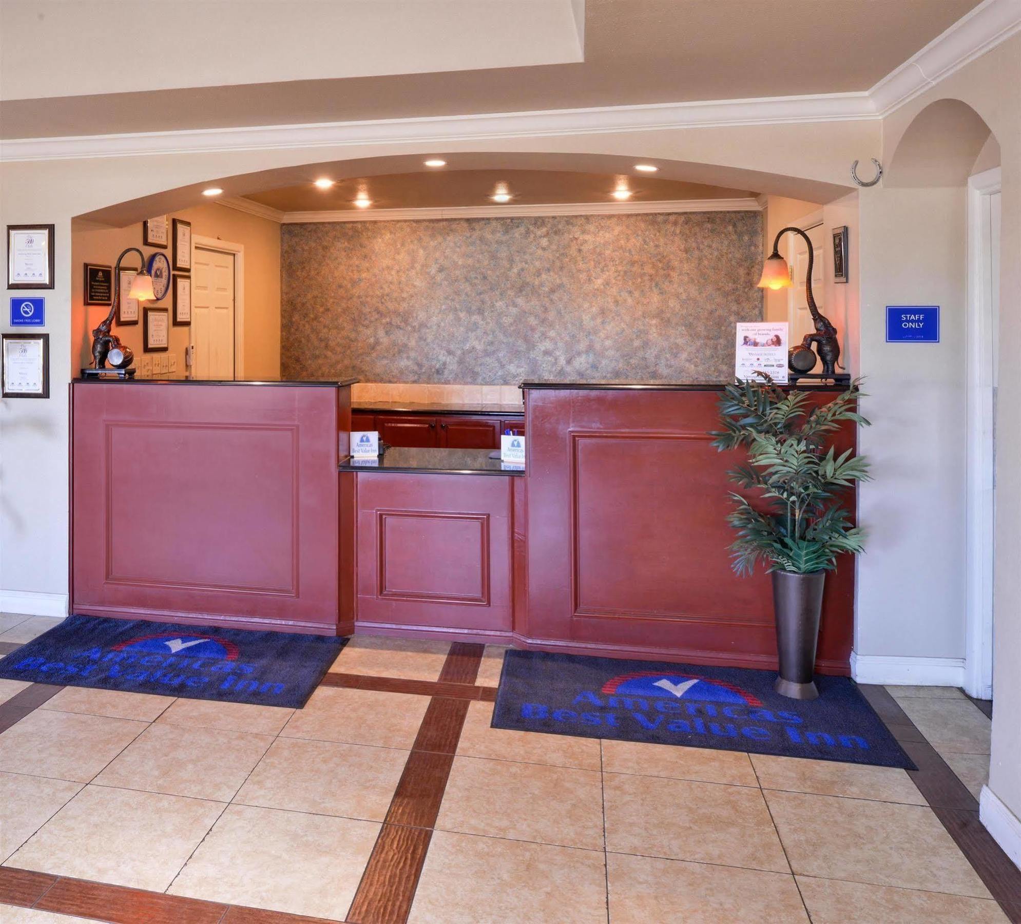 Americas Best Value Inn Lubbock East Ngoại thất bức ảnh