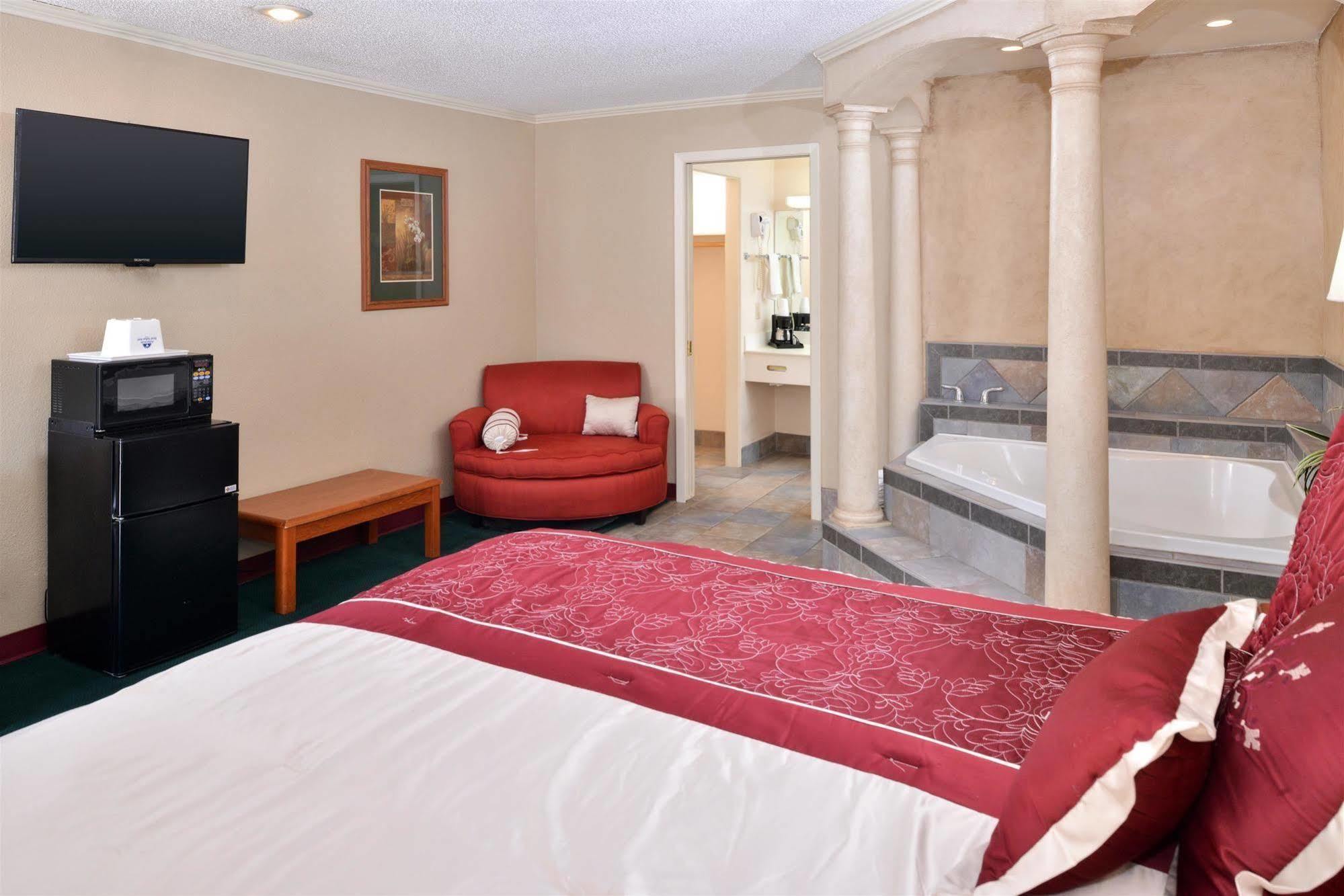Americas Best Value Inn Lubbock East Ngoại thất bức ảnh