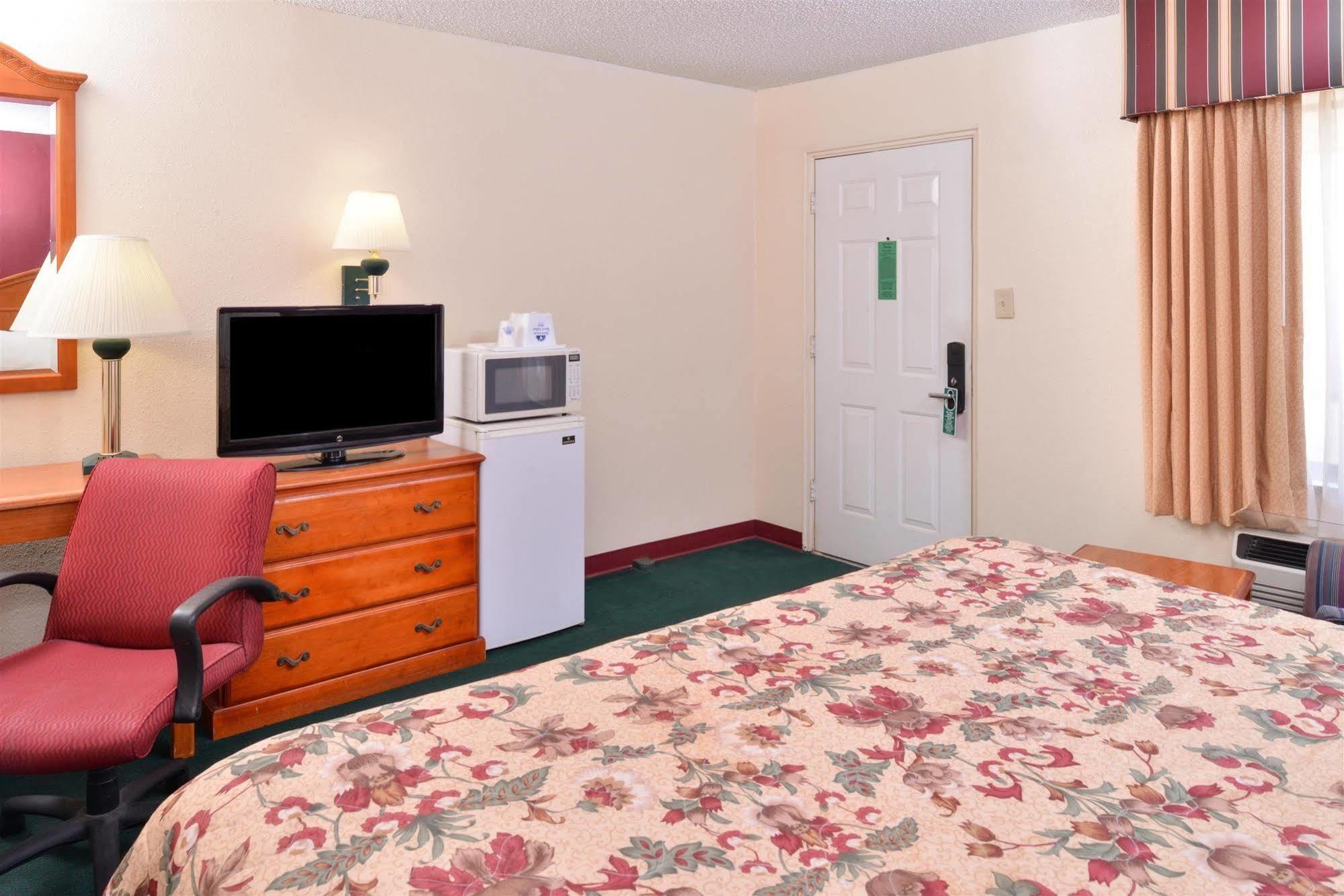 Americas Best Value Inn Lubbock East Ngoại thất bức ảnh