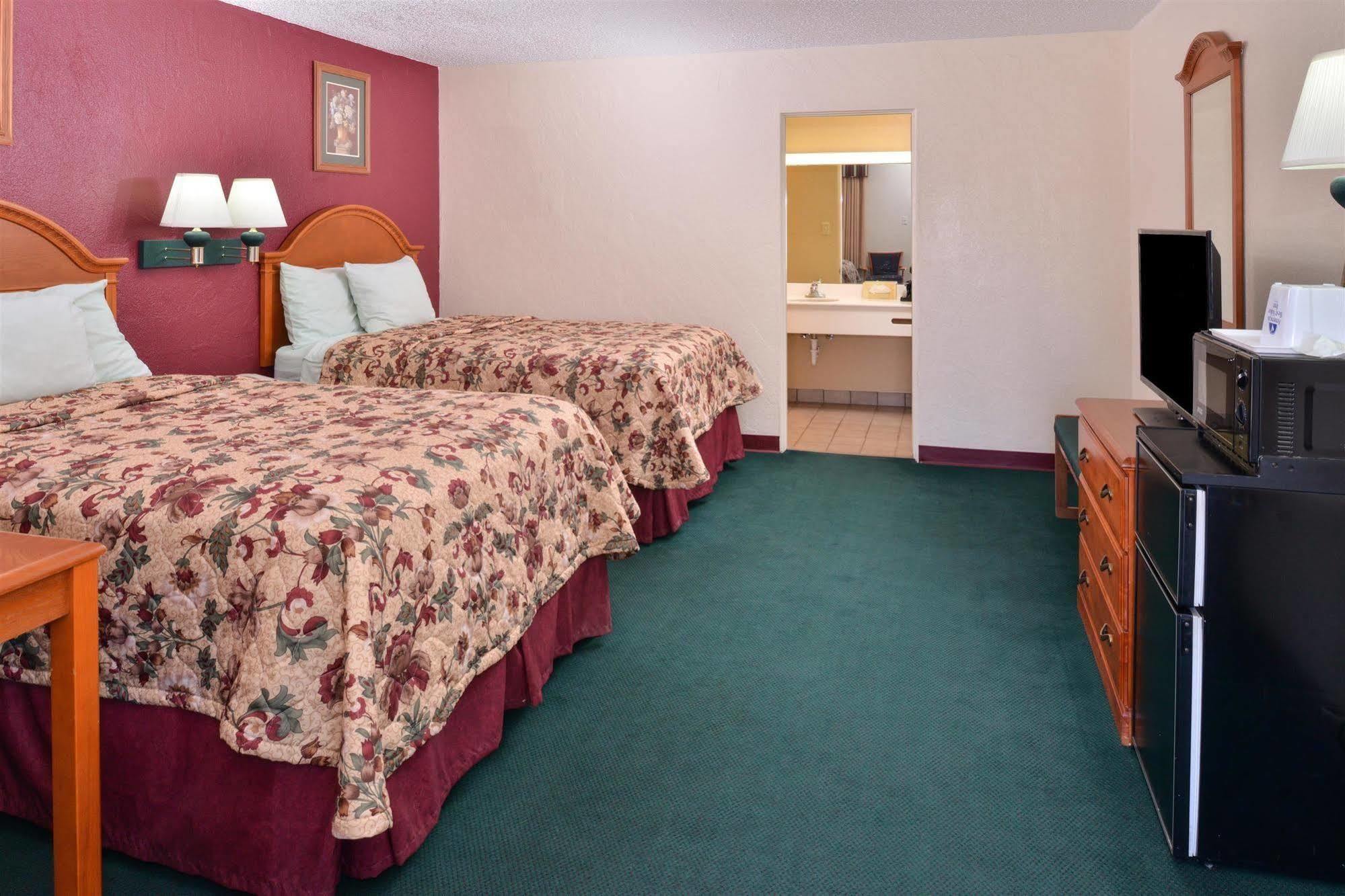 Americas Best Value Inn Lubbock East Ngoại thất bức ảnh