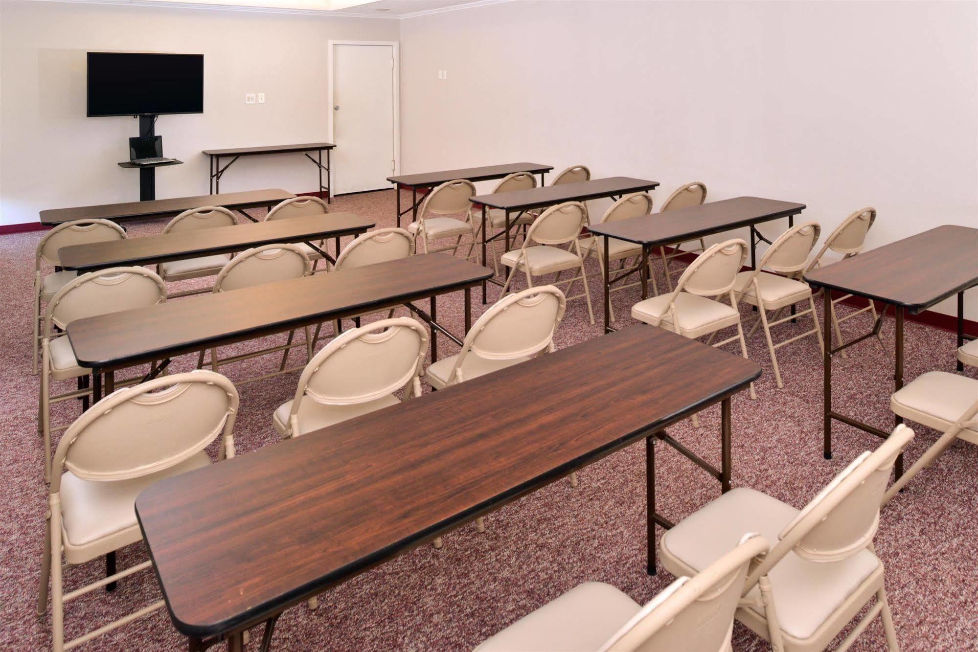 Americas Best Value Inn Lubbock East Ngoại thất bức ảnh