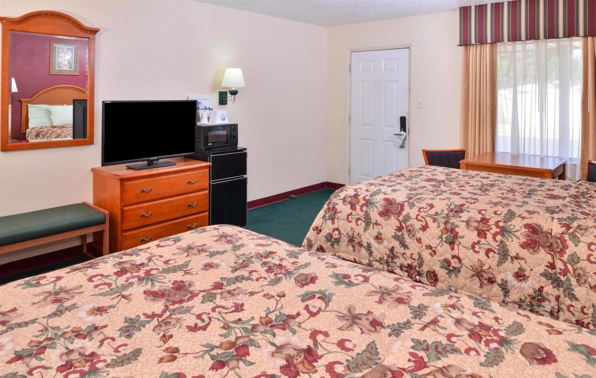 Americas Best Value Inn Lubbock East Ngoại thất bức ảnh